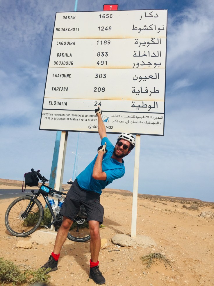 Dakar road sign morroco