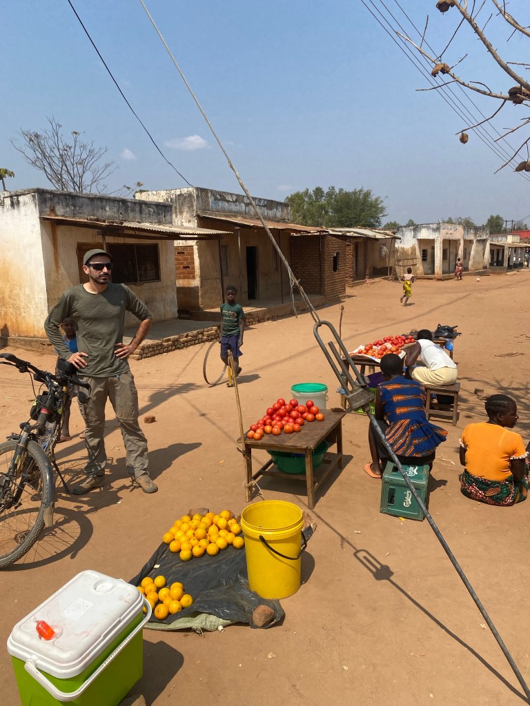 Market Vwasa cycling bikepacking